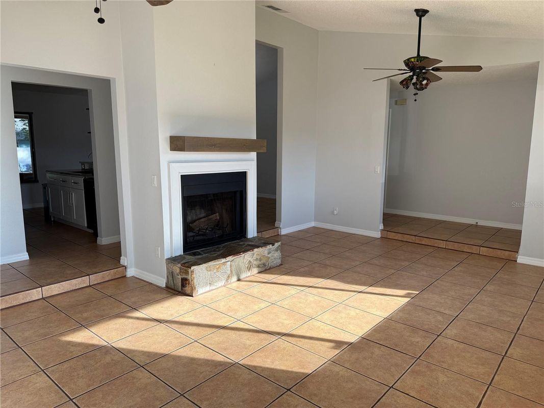 2417 Abbey Ave - Photo 7 of 14