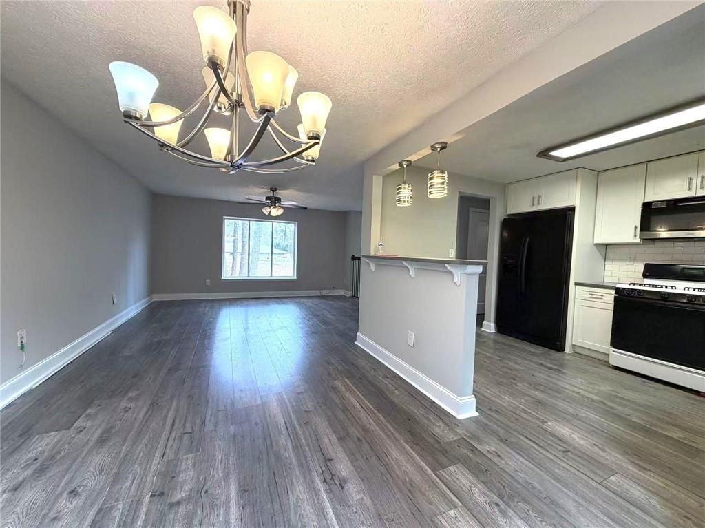 1217 Harbins Rd - Photo 3 of 24