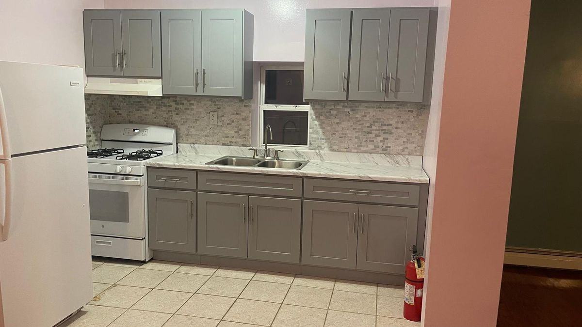 2462 Pitkin Ave - Photo 4 of 4