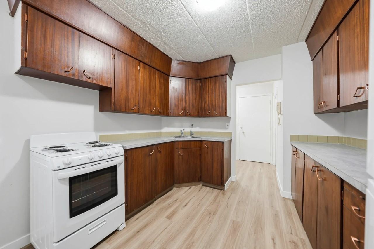 Elsey Manor - Photo 7 of 37