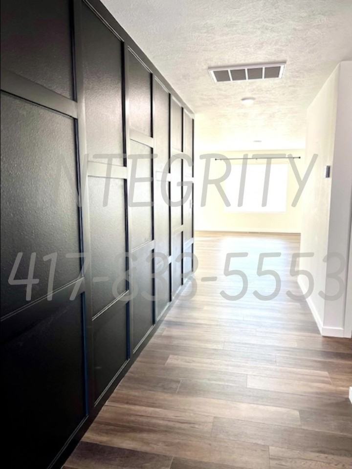 800 Hoffman Hills Boulevard - Photo 2 of 17