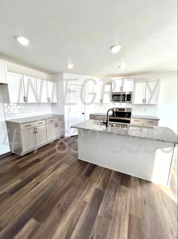 800 Hoffman Hills Boulevard - Photo 5 of 17