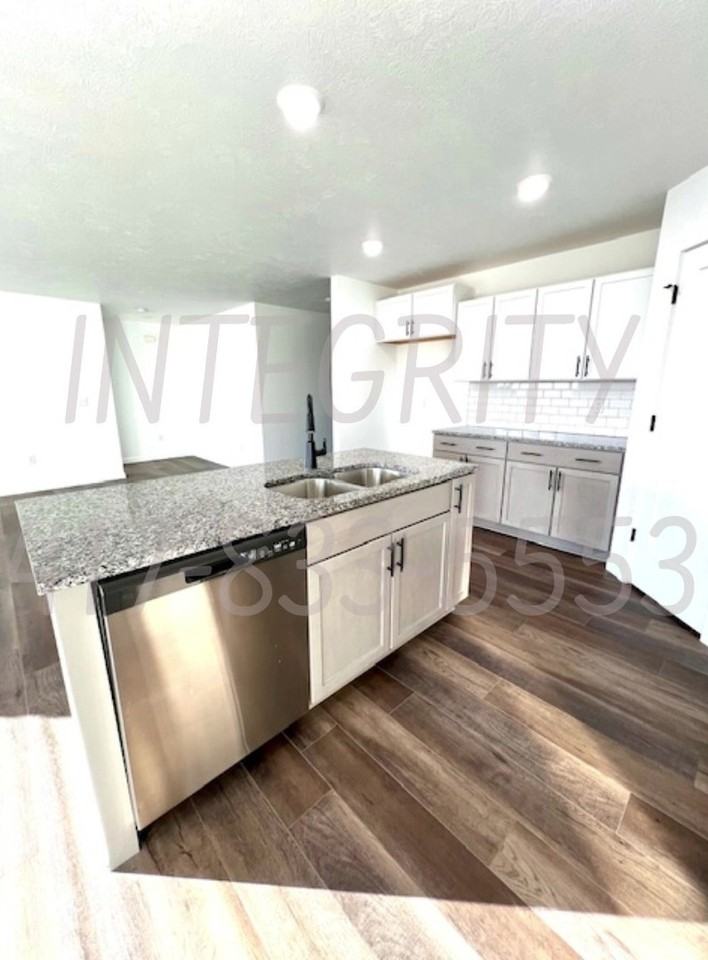 800 Hoffman Hills Boulevard - Photo 6 of 17