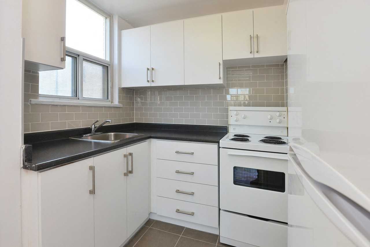 85 Lowther Avenue - Photo 3 of 8