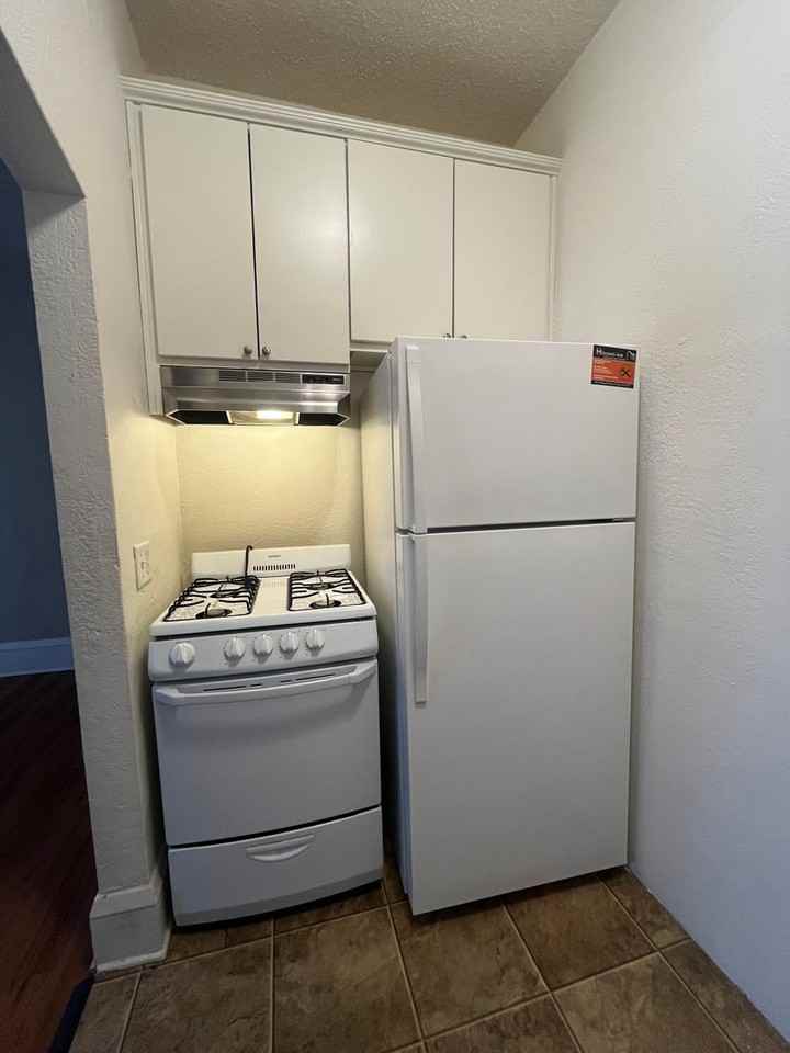 309 Dayton - Photo 2 of 17