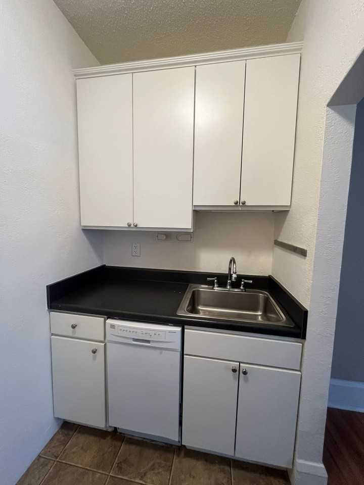 309 Dayton - Photo 3 of 17