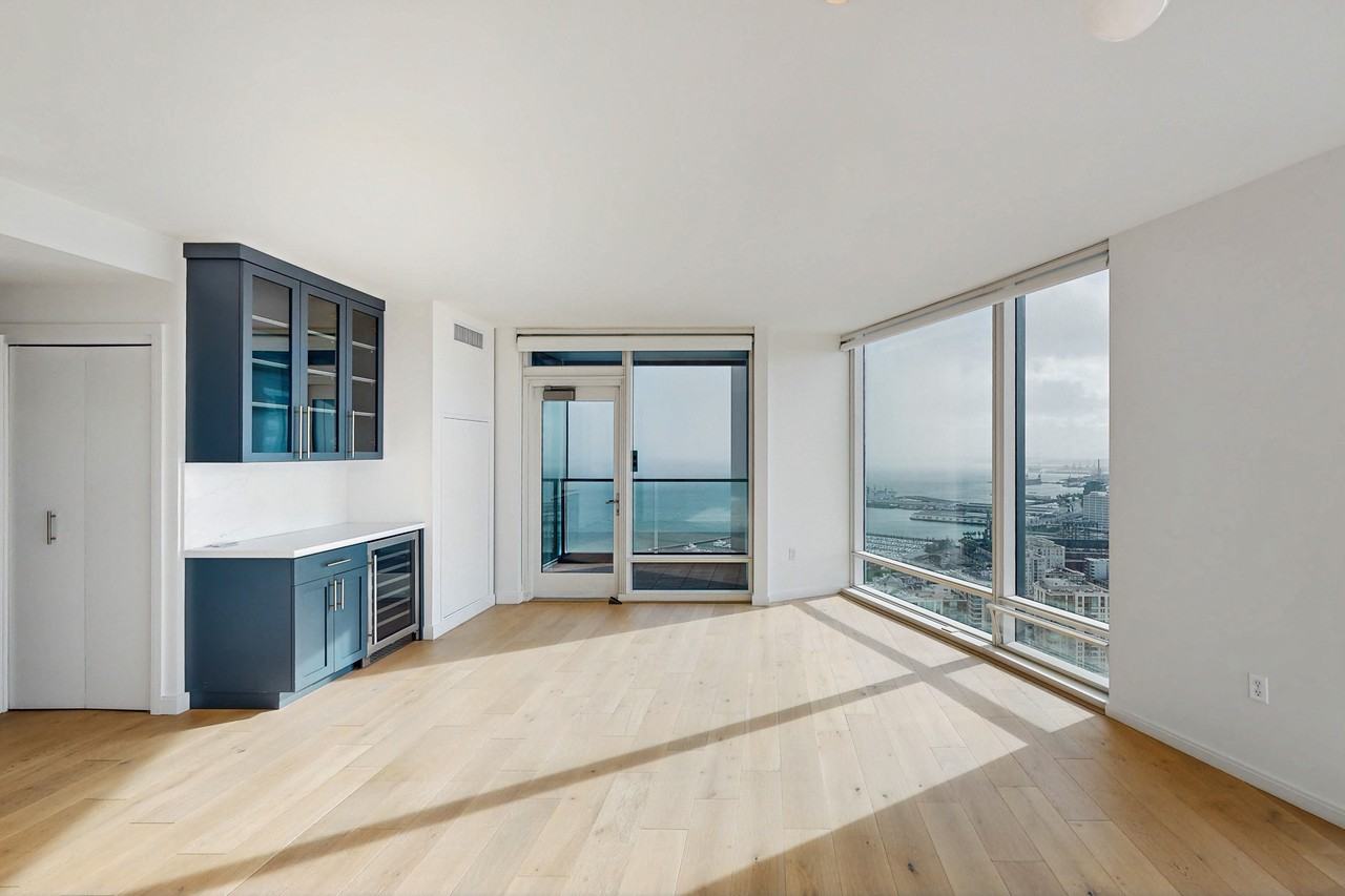 425 1st Street #4003 - Photo 2 of 35