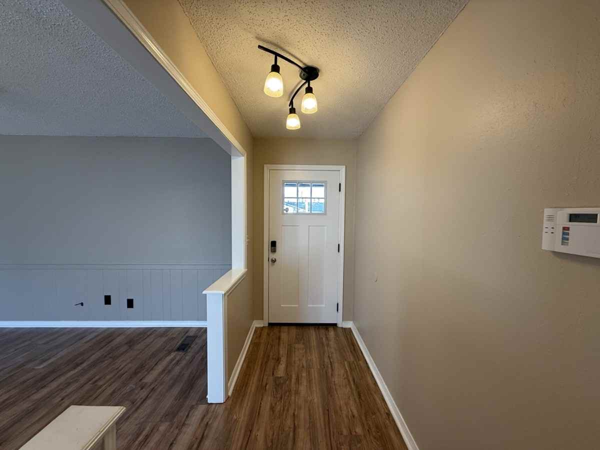 714 E Beaver St #1 - Photo 3 of 15