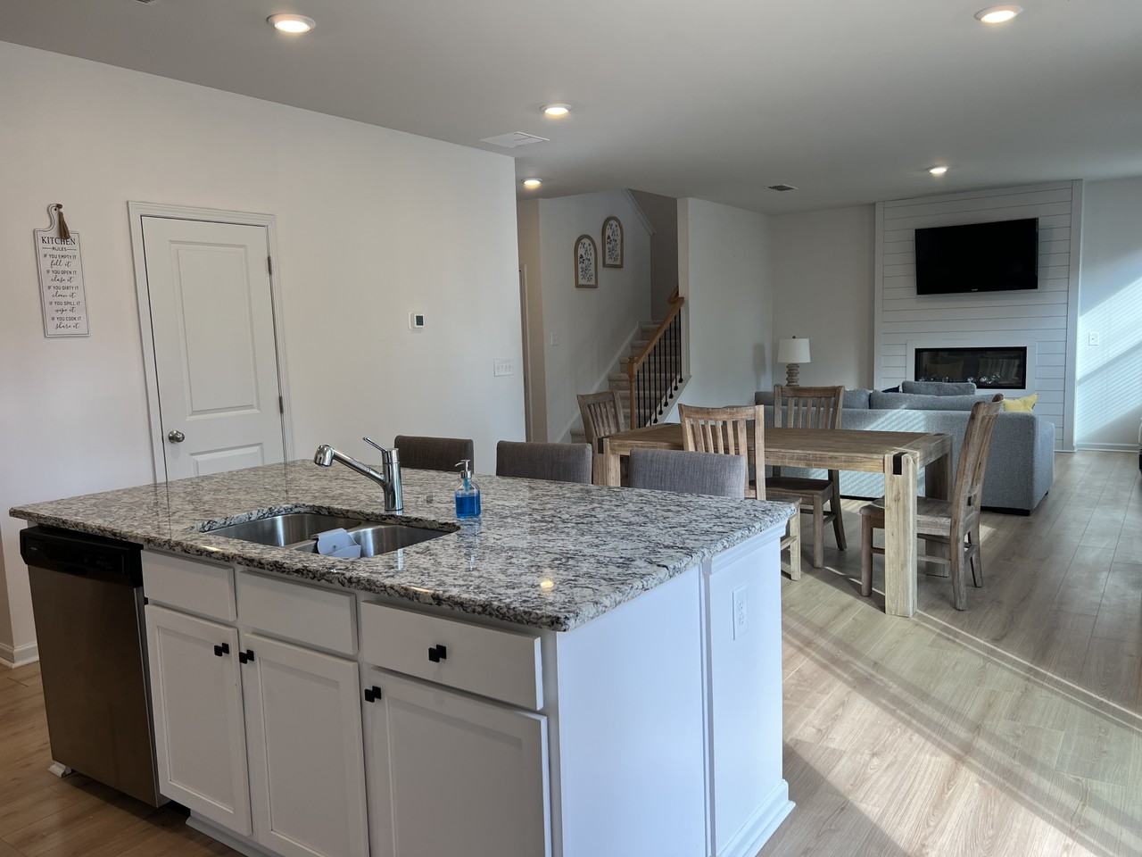 218 Lookout Dr #1 - Photo 3 of 10