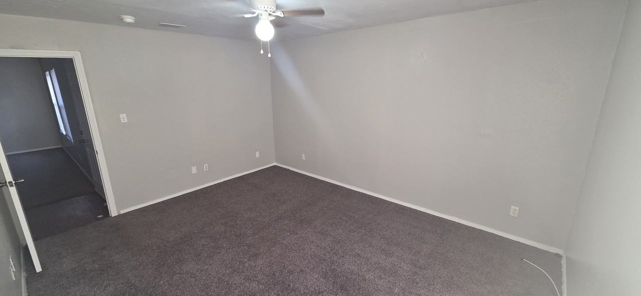 2702 Los Amigos Dr #28 - Photo 4 of 11