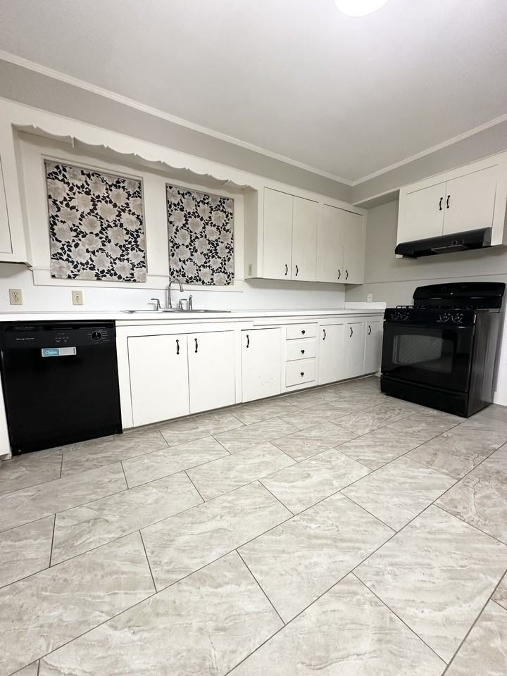 1312 W University Ave #NA - Photo 3 of 15