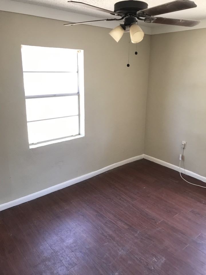 448 S Redford Ln #NA - Photo 4 of 9