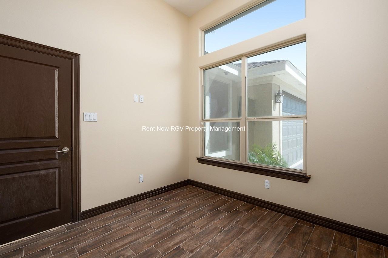 13921 N 36th St #NA - Photo 3 of 10