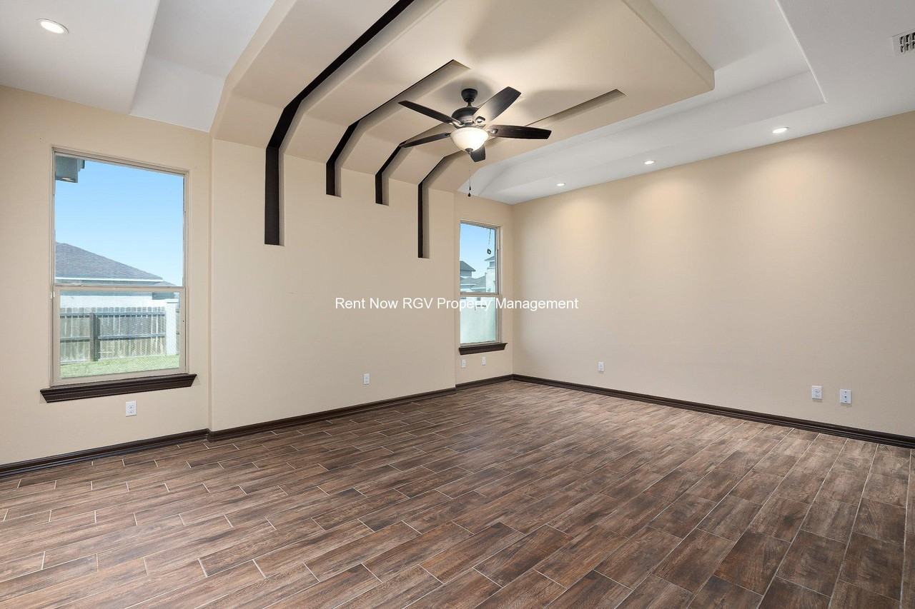 13921 N 36th St #NA - Photo 4 of 10