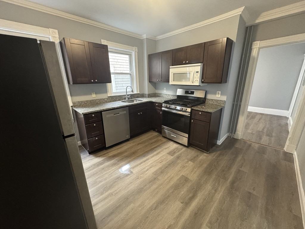 18 Chase St #1 - Photo 2 of 10