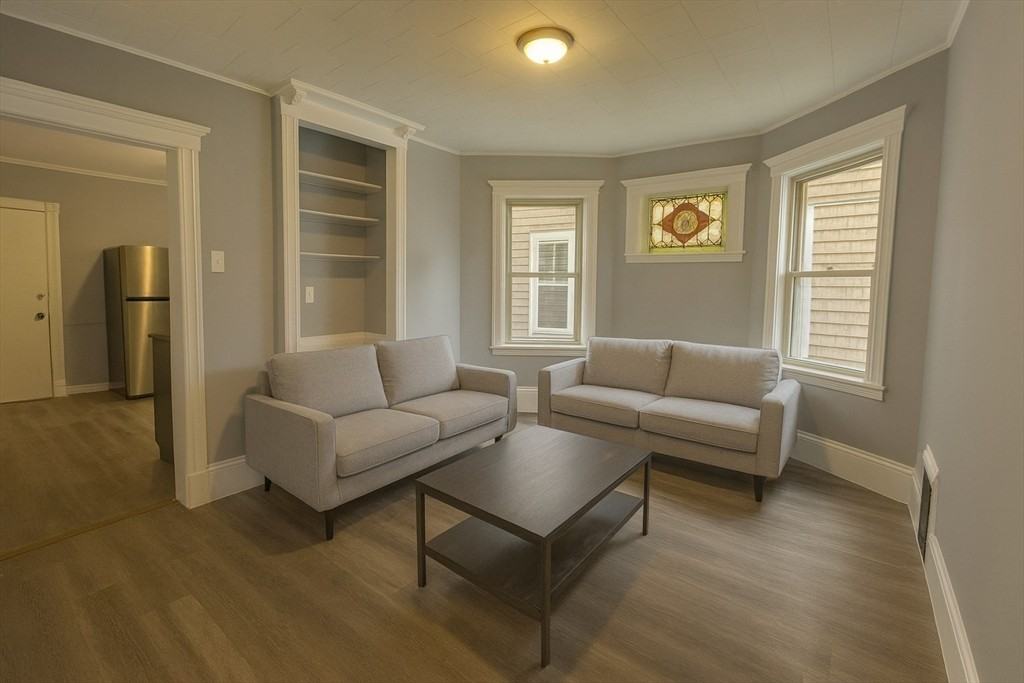 18 Chase St #1 - Photo 3 of 10