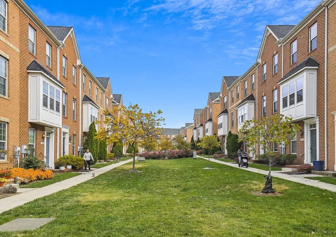 4511 Foster Ave - Photo 3 of 19