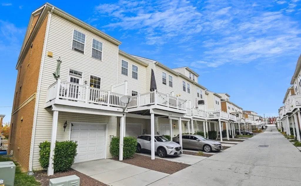 4511 Foster Ave - Photo 5 of 19