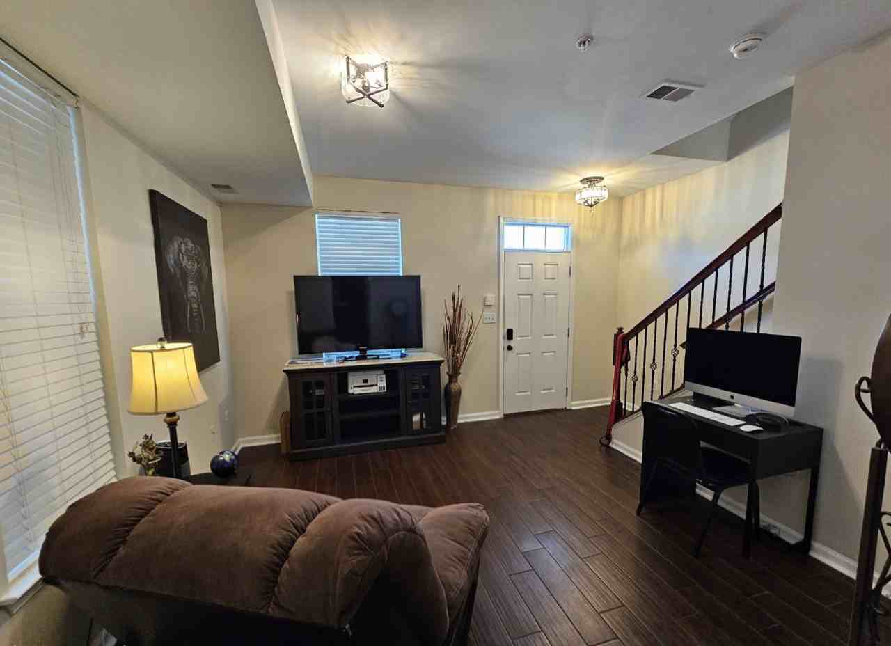 4511 Foster Ave - Photo 6 of 19