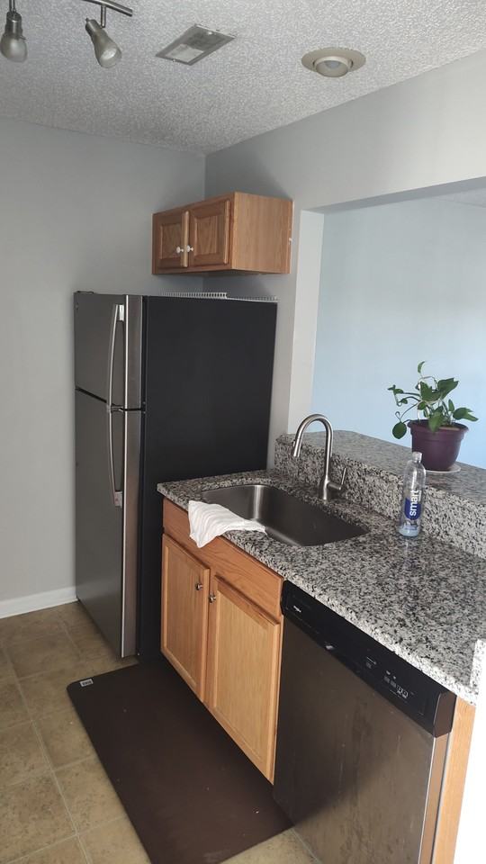 2601 Riverridge Ct #F - Photo 3 of 16