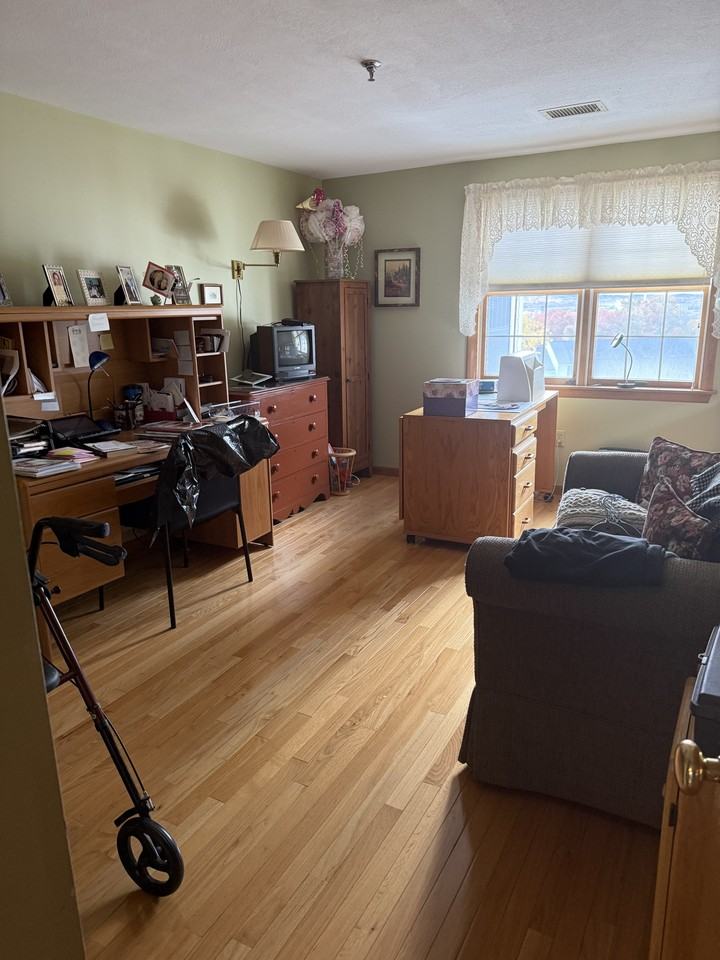 45 Christopher Dr #142 - Photo 6 of 7