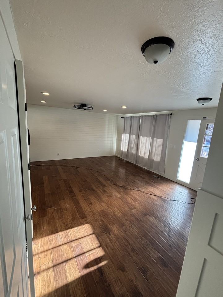 1458 Cheever Ln #NA - Photo 4 of 12