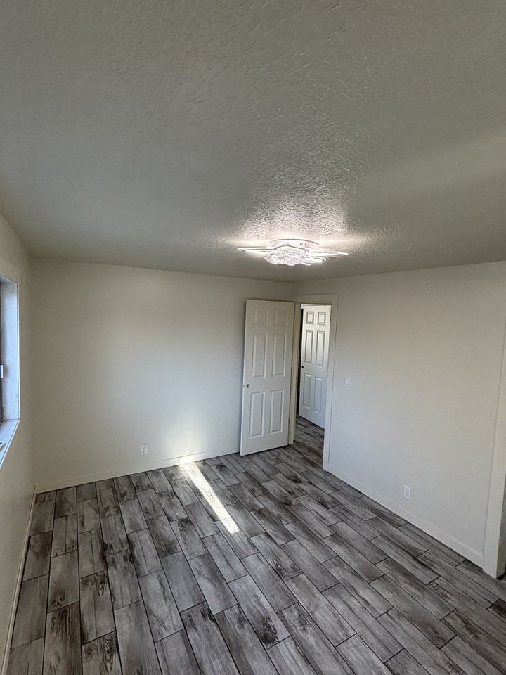 1458 Cheever Ln #NA - Photo 7 of 12