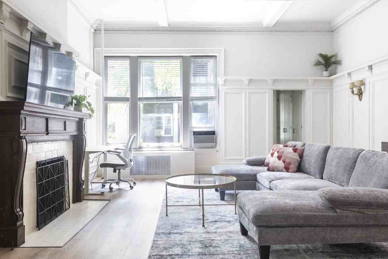 308 W 107th St #2R - Photo 3 of 18