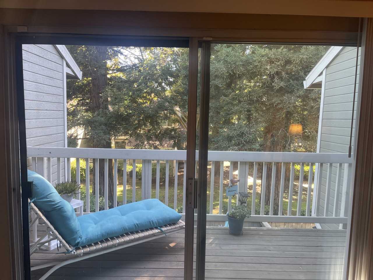 209 Live Oak Cir - Photo 2 of 10