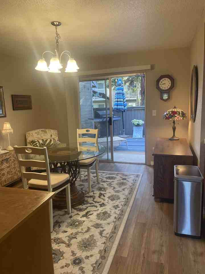 209 Live Oak Cir - Photo 6 of 10