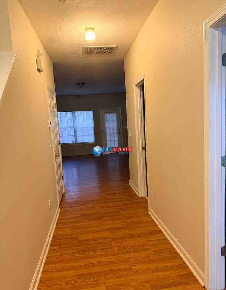 365 Brookview Dr - Photo 2 of 14