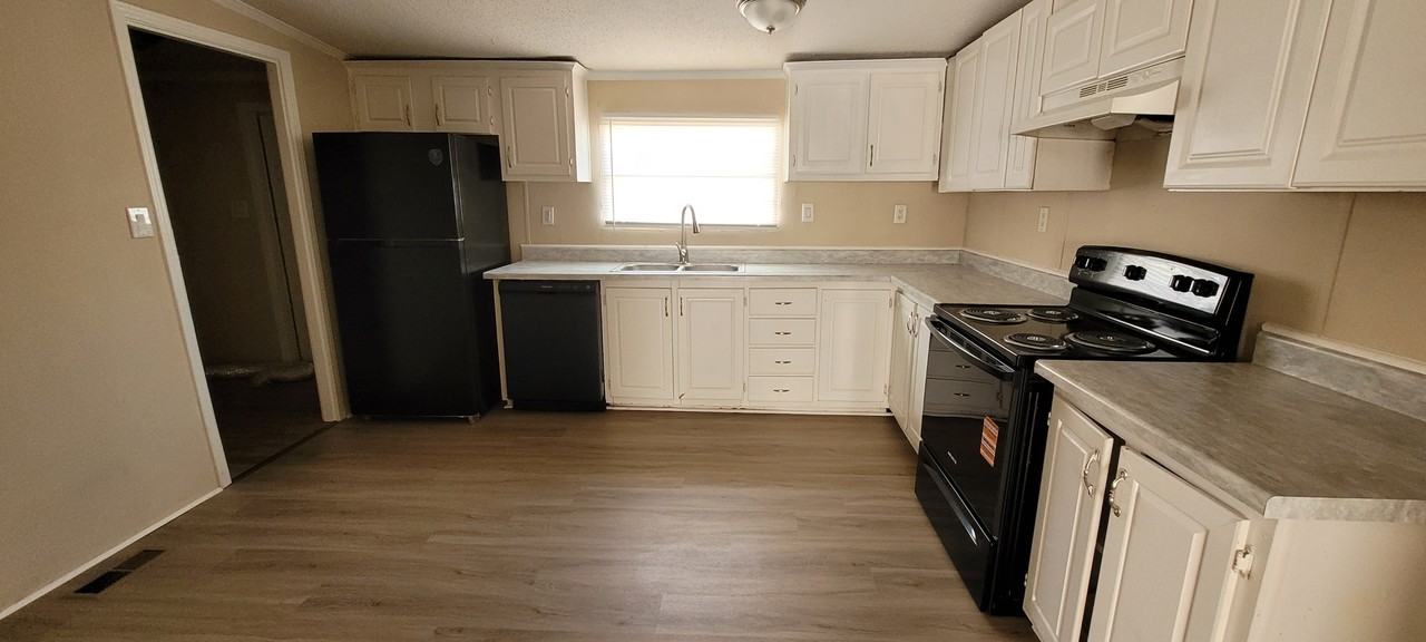 724 Creek Ridge Rd #NA - Photo 3 of 7