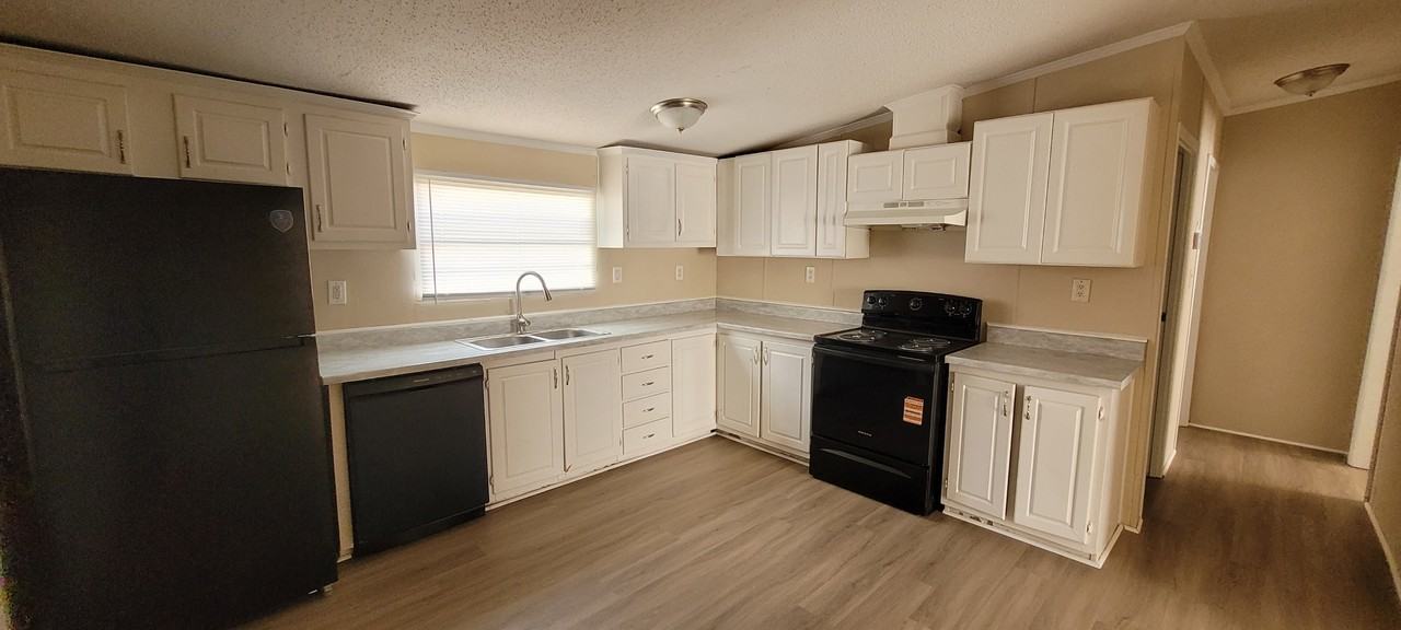 724 Creek Ridge Rd #NA - Photo 4 of 7