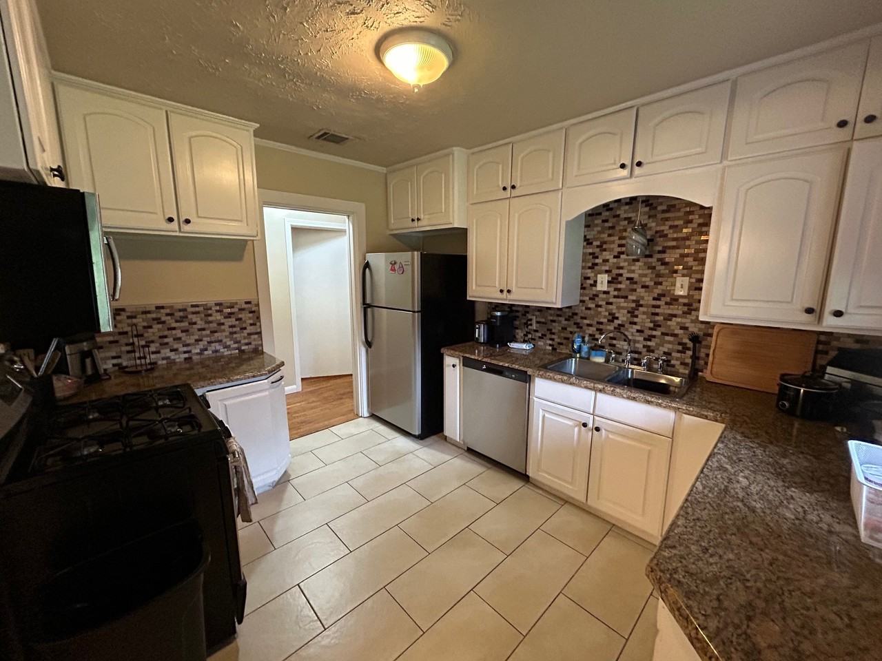 710 Enfield St #1 - Photo 7 of 21