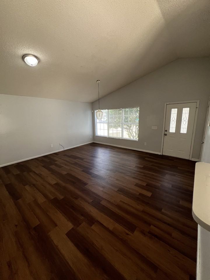 4912 Aventura Blvd #NA - Photo 5 of 18