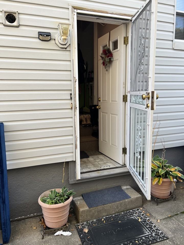 241 07 144th Avenue #0 - Photo 3 of 12