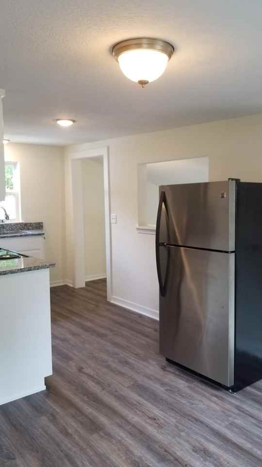 28 E Wild Briar Rd #B - Photo 4 of 17