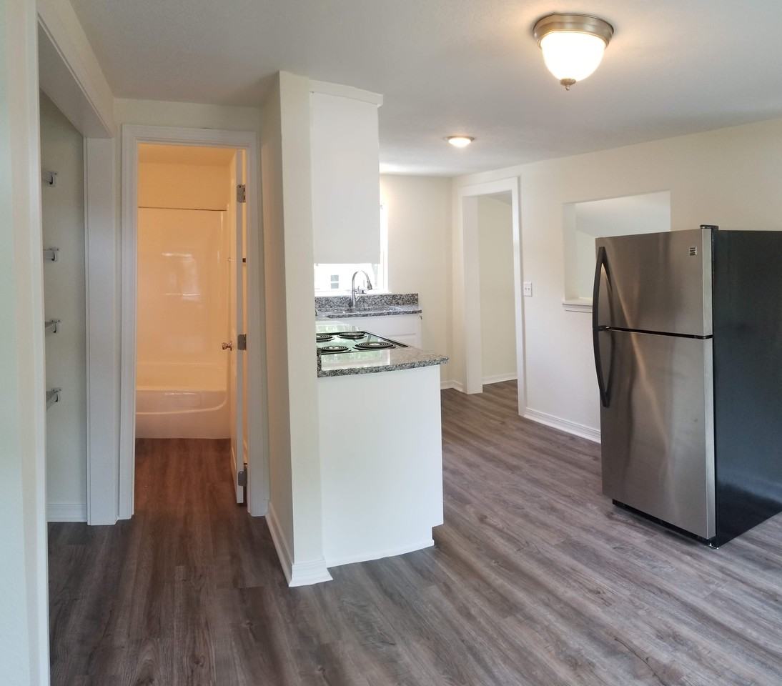 28 E Wild Briar Rd #B - Photo 5 of 17