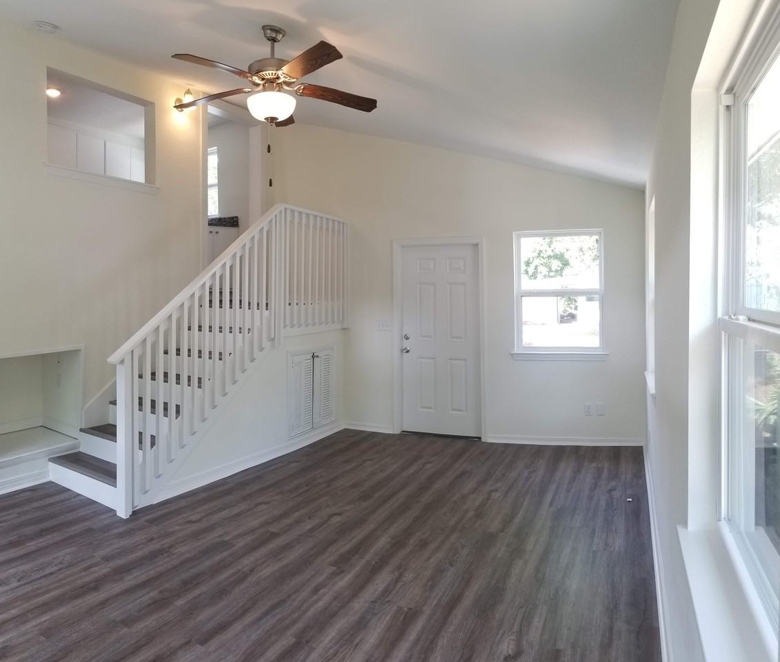 28 E Wild Briar Rd #B - Photo 6 of 17