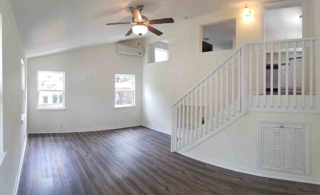 28 E Wild Briar Rd #B - Photo 7 of 17