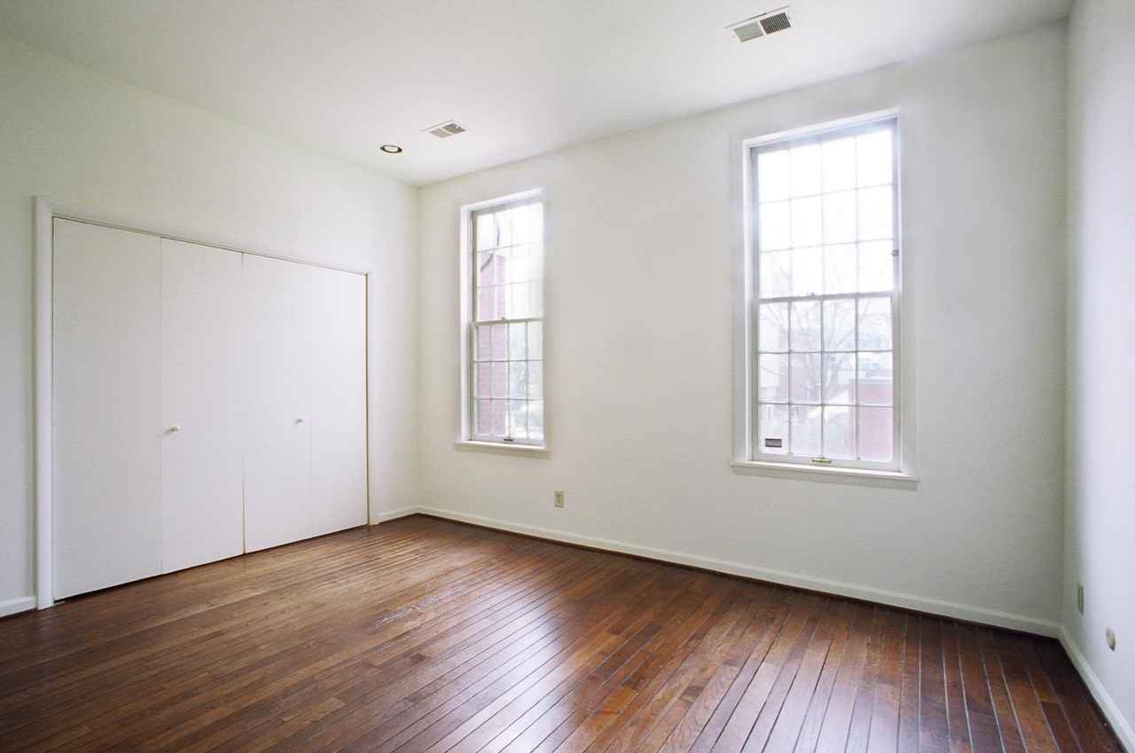 516 S Highland Ave #12 - Photo 2 of 5