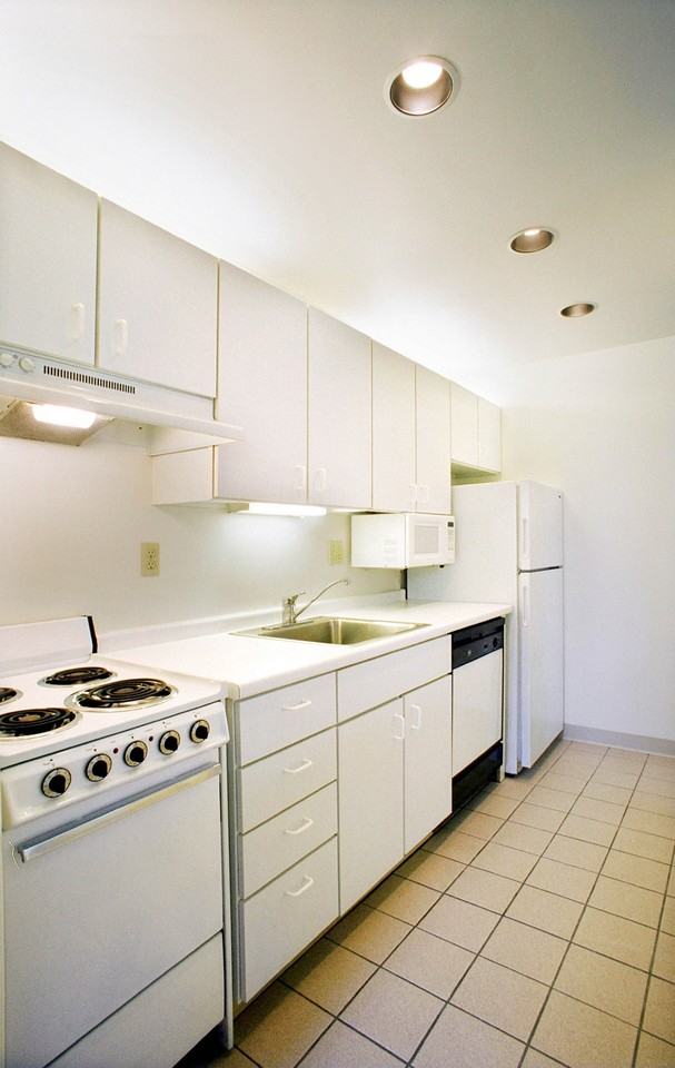 516 S Highland Ave #12 - Photo 4 of 5