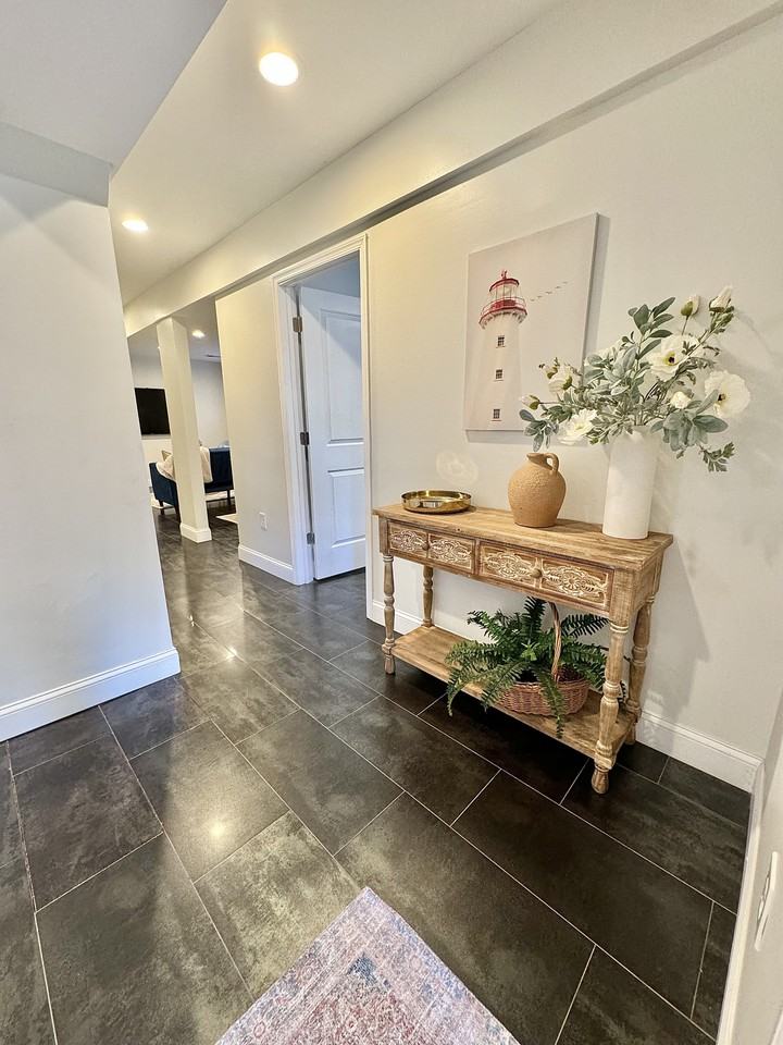 3421 Eastern Ave - Photo 4 of 27