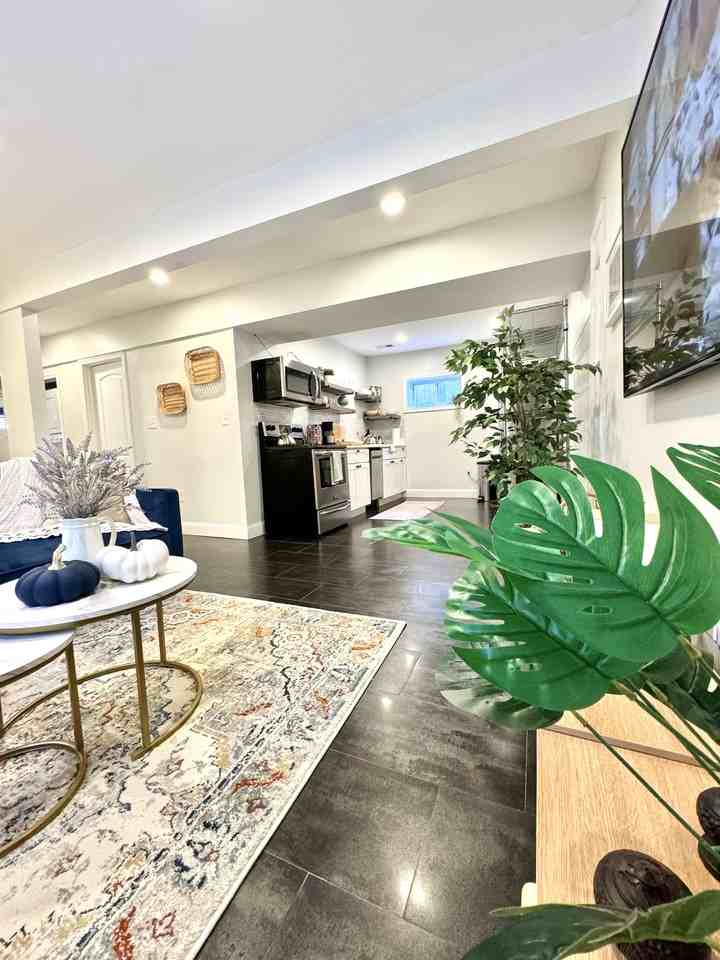 3421 Eastern Ave - Photo 7 of 27