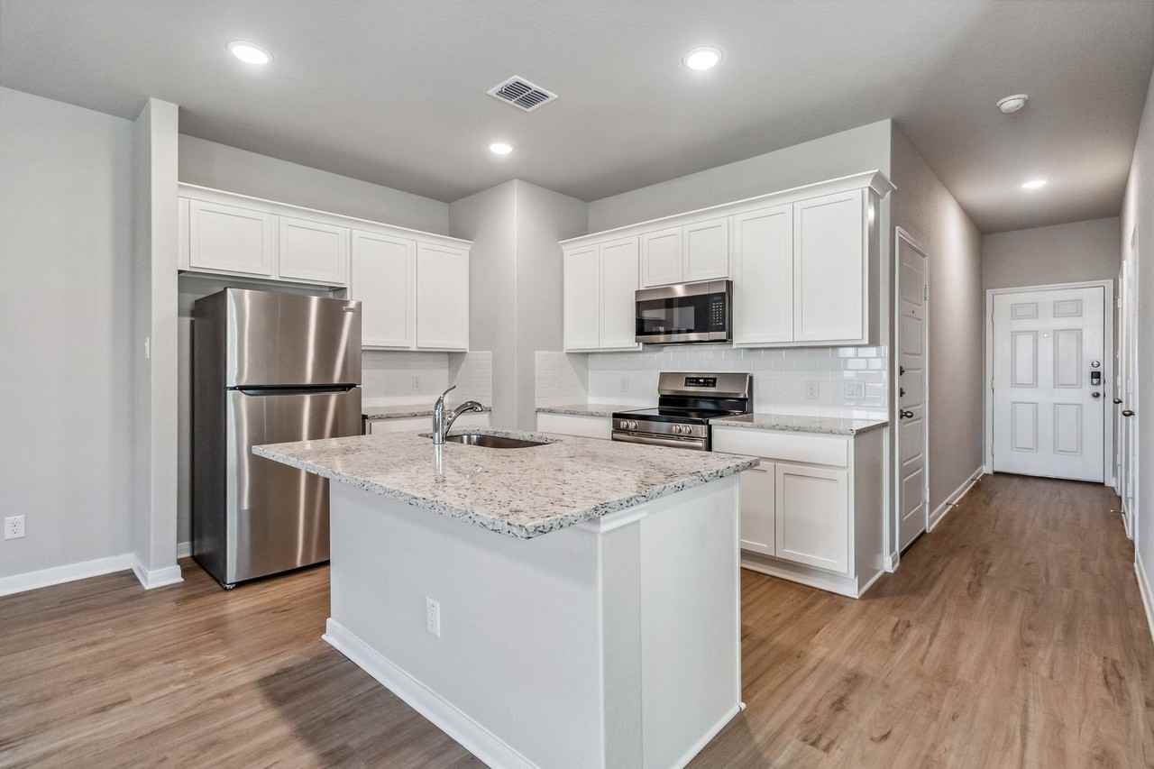 3915 3915 Abbott Pass - 3915 Abbott Pass #102 - Photo 4 of 31