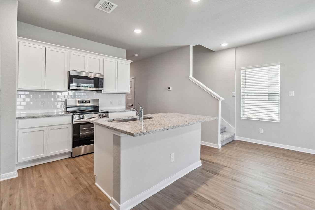 3915 3915 Abbott Pass - 3915 Abbott Pass #102 - Photo 5 of 31