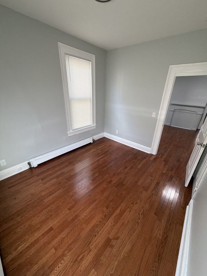 660 Noble Ave #1 - Photo 5 of 7