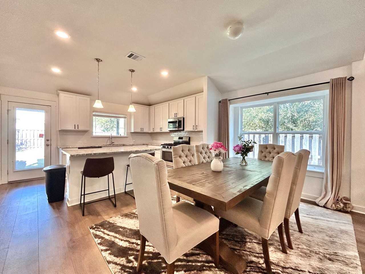 1357 Kneehigh Ln - Photo 6 of 32