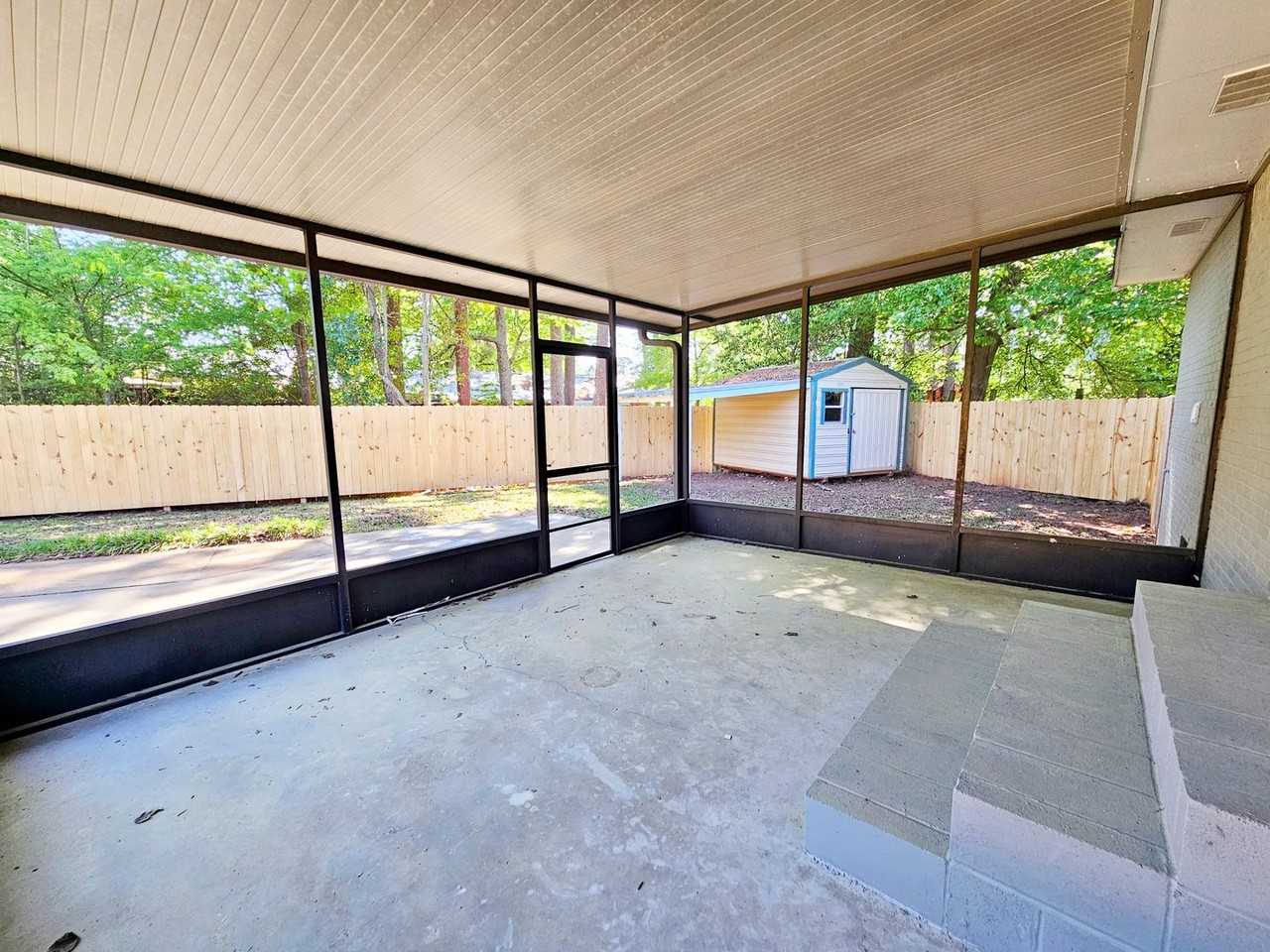 103 Stewart Ct - Photo 4 of 14