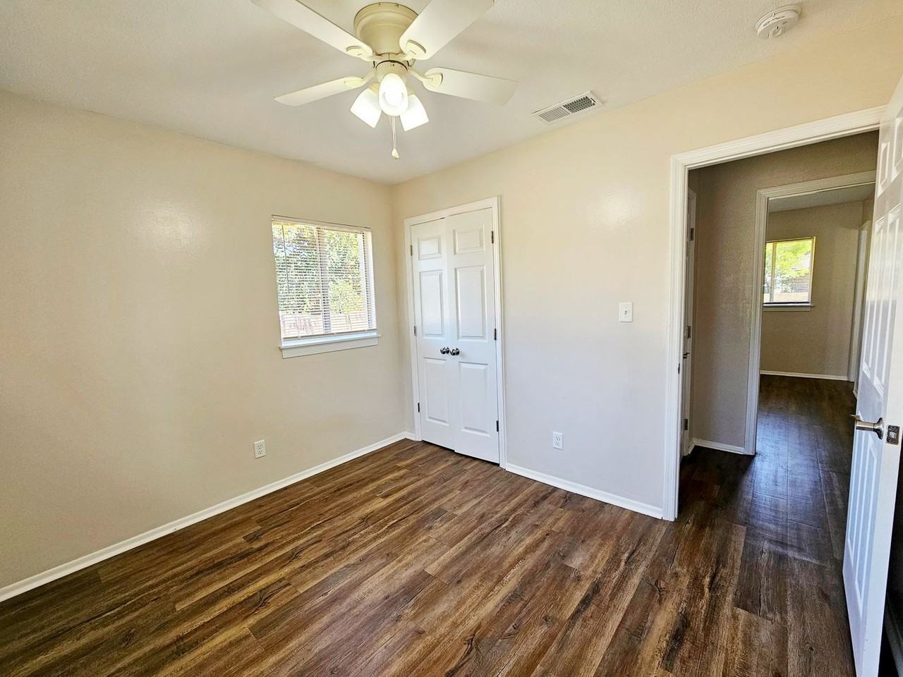 103 Stewart Ct - Photo 7 of 14